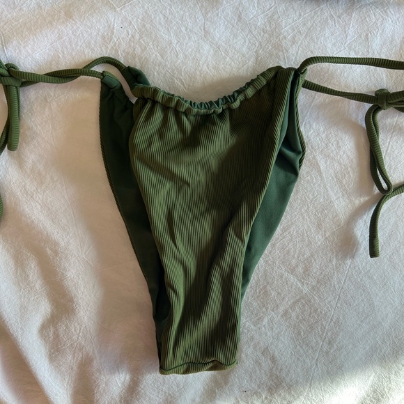 VDM Reversible bikini set - Picture 5 of 7